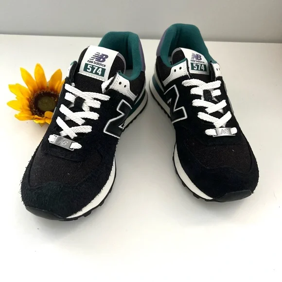 🌟New Balance Classics Unisex 574-Black Blue-Women’s 8.5 - Picture 4 of 11